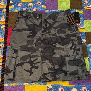 Vans Cargo Women’s Skirt Black and Gray Camo